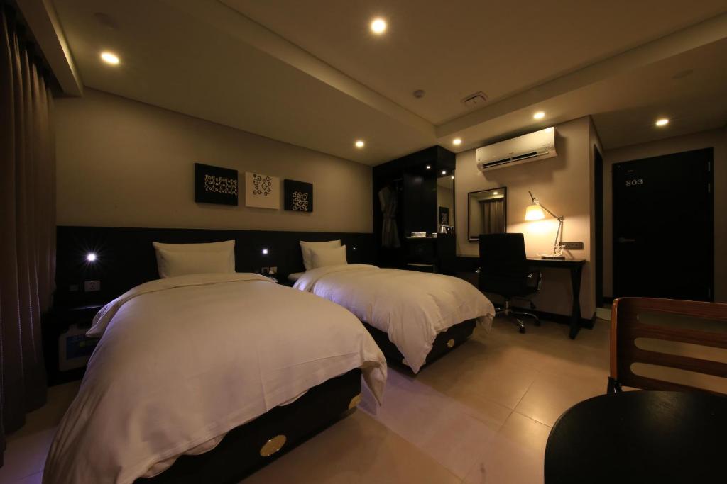 Kobos Hotel - Standard Twin Room