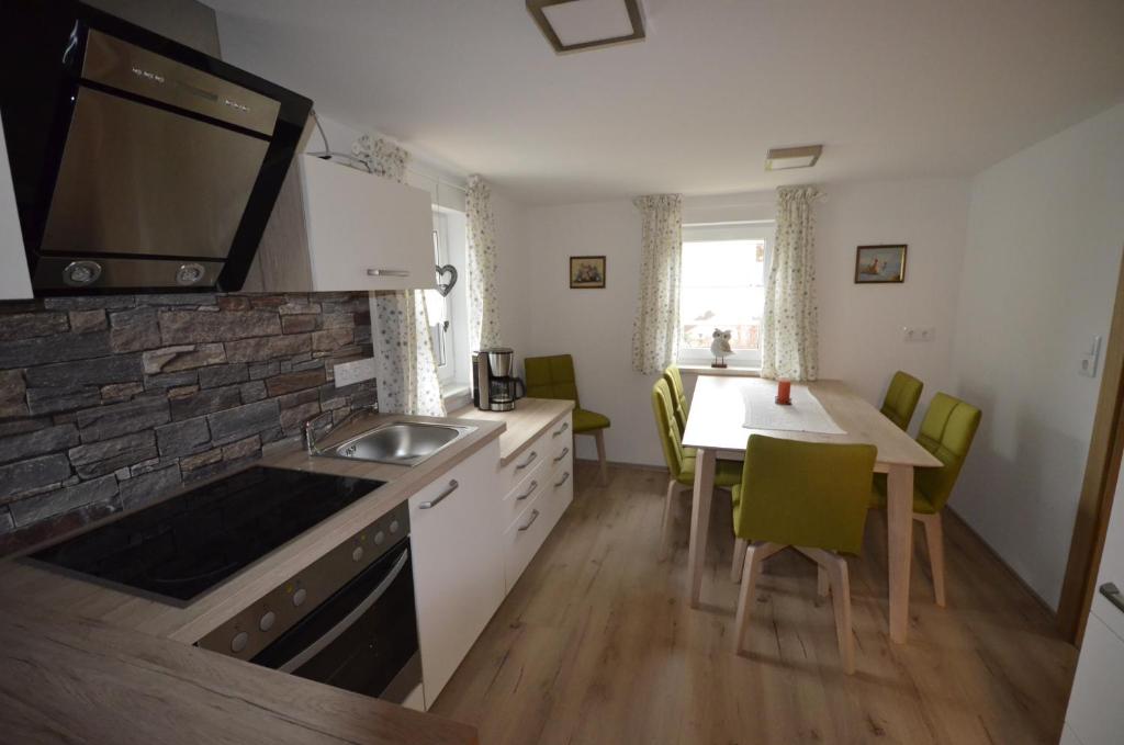 Kuchyň nebo kuchyňský kout v ubytování Haus Lercher