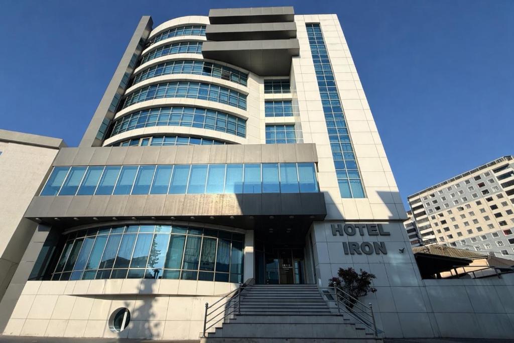 Iron Hotel Baku در باکو