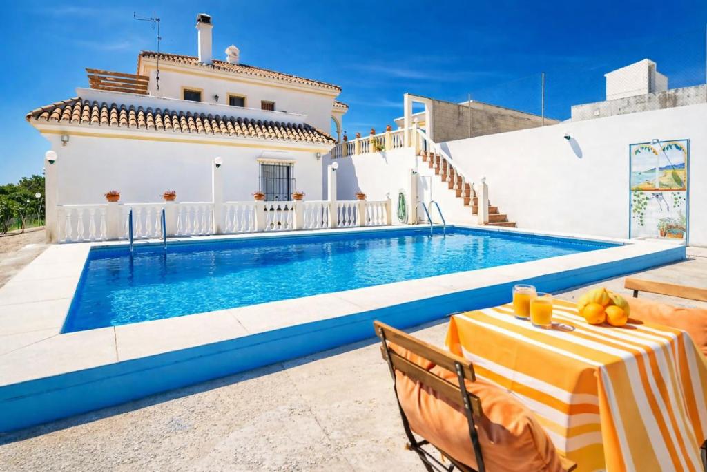 Villa Hermana del Sol by Lica