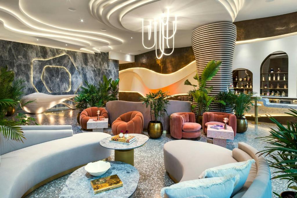 UNFRAMED, Miami Beach, Autograph Collection