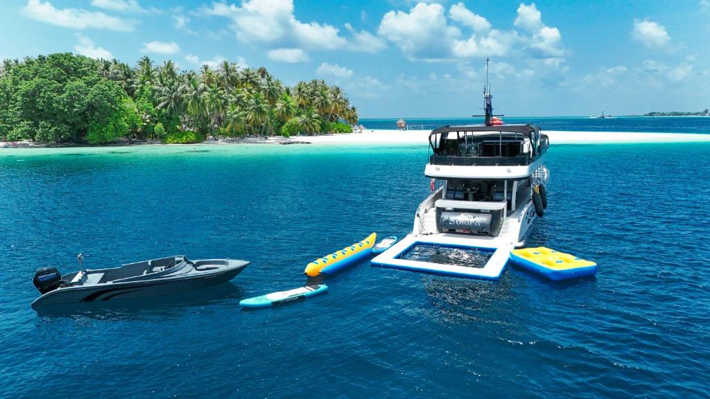 Solara Maldives Luxury Yacht Charter