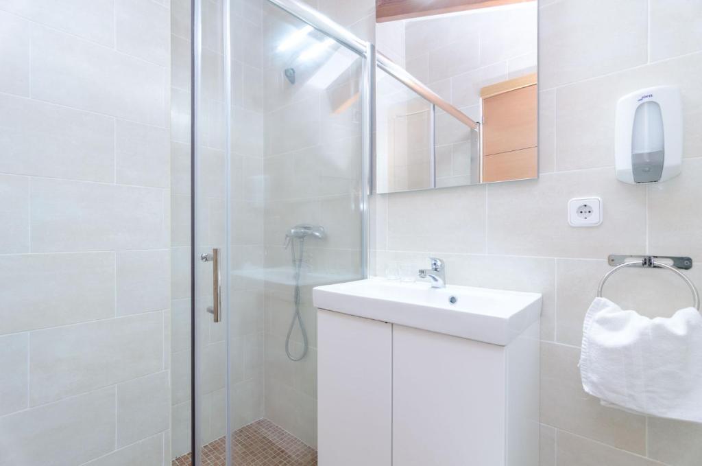 A bathroom at Embat - Hostel