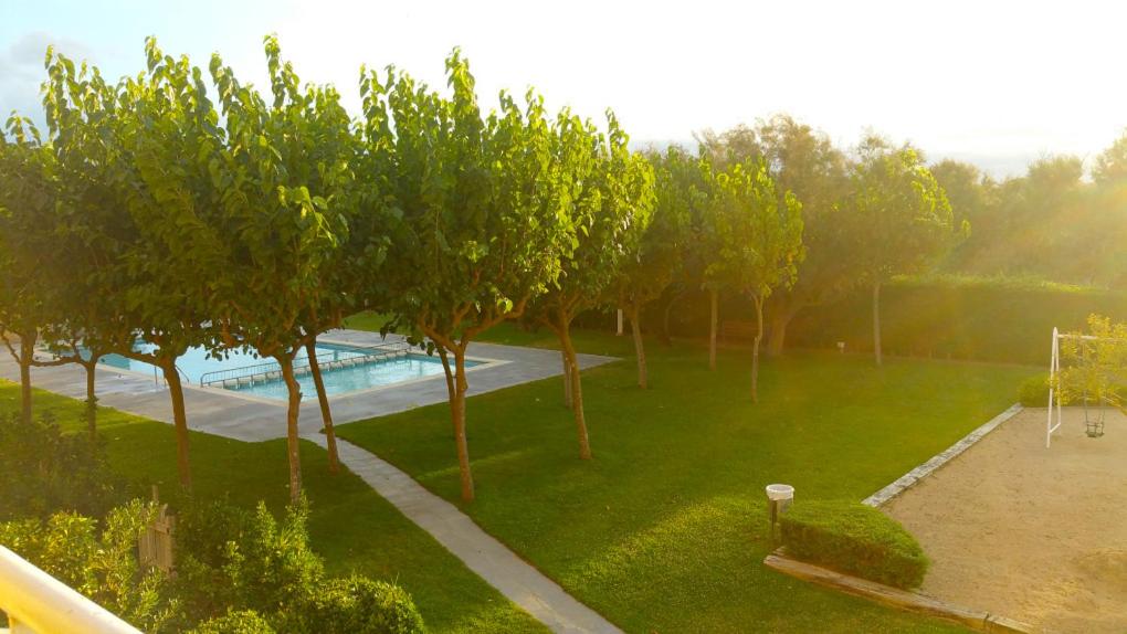 Apartamento con piscina, mar y naturaleza