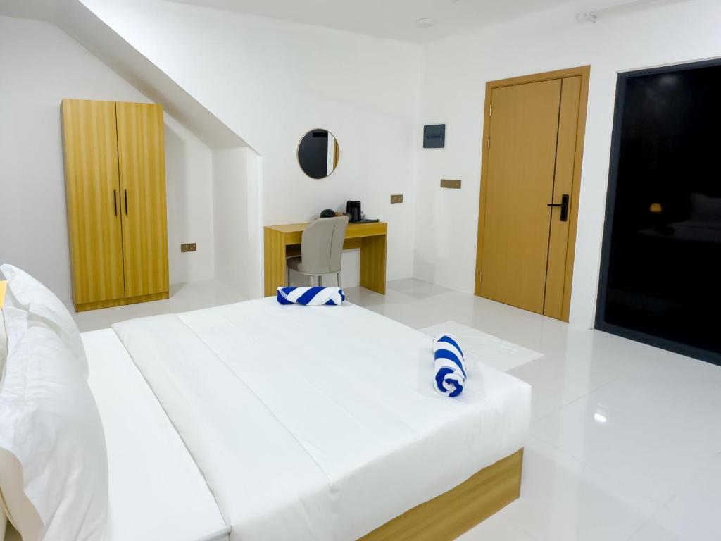 Silver Bay Kamadhoo - View 29