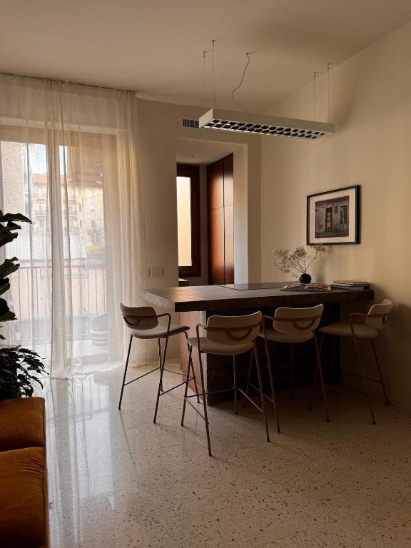 Botanical modernist home - Milanese living
