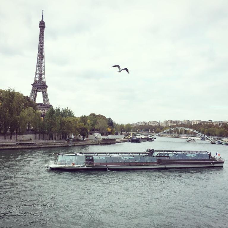 Foto dalla galleria di Eiffel Tower Champs De Mars a Parigi