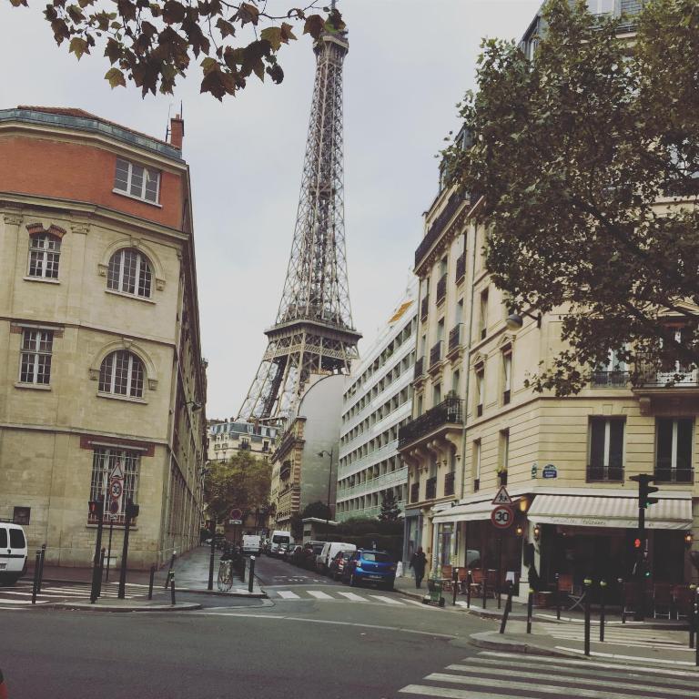 Eiffel Tower Champs De Mars - Studio Apartment