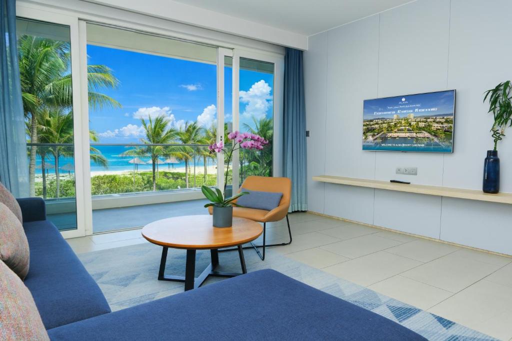 2 Bedrooms Villa, with Terrace, Beach Front - King Beds