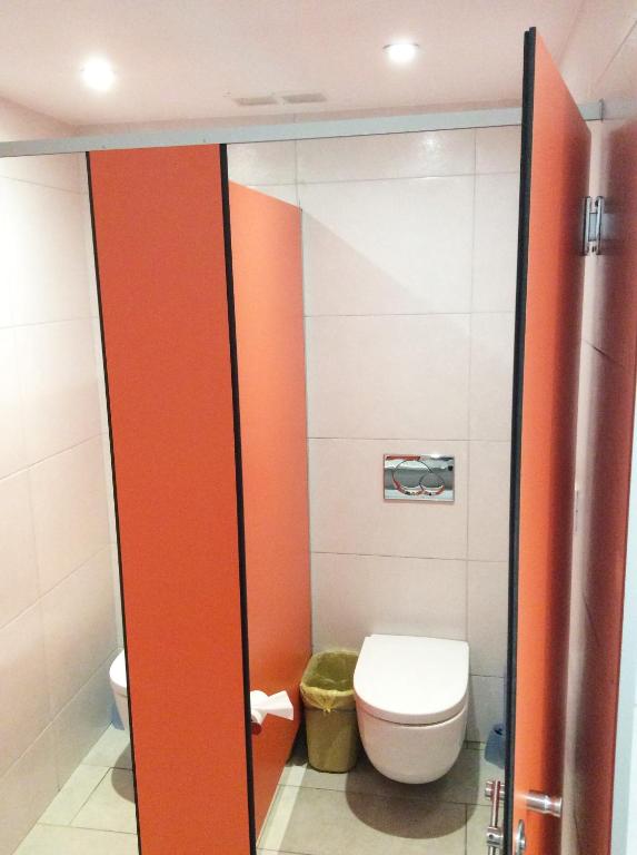 Koupelna v ubytování Hostelscat