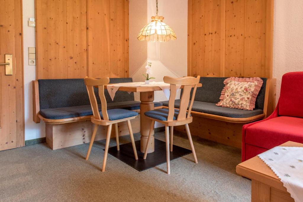 Posezení v ubytování Landhotel Älpili