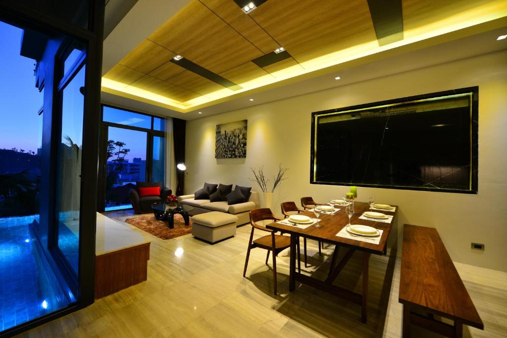 Bazén v ubytování Bukit Pool Villas - SHA Extra Plus nebo v jeho okolí