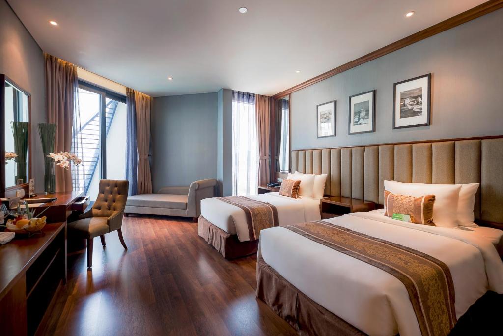 Deluxe Room with Partial Sea View - Sauna access & Stay More, Pay Less