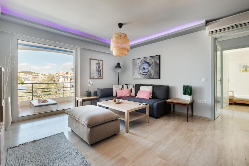 South Blue Beach & Park Apartment in Vouliagmeni