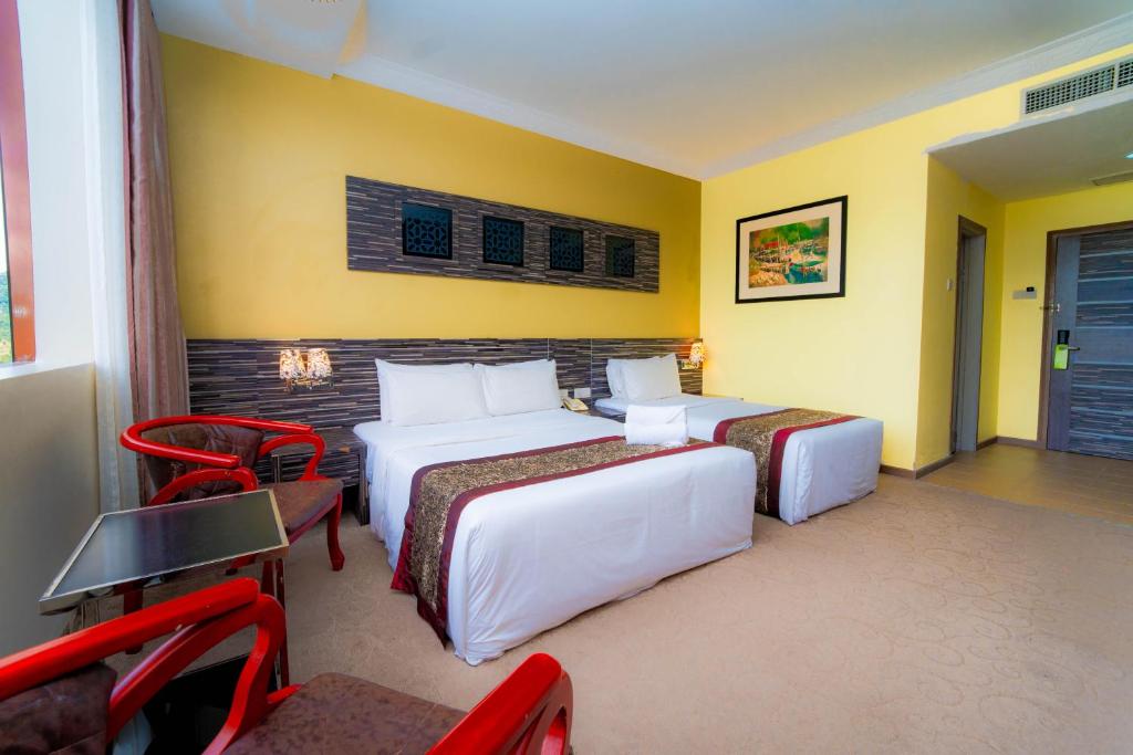 HIG Hotel & Convention - Family Room