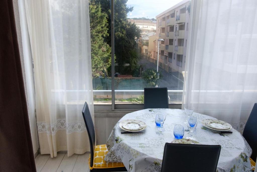 Central apartment near the beach