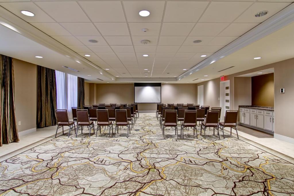 Hampton Inn and Suites Cincinnati - Downtown photo