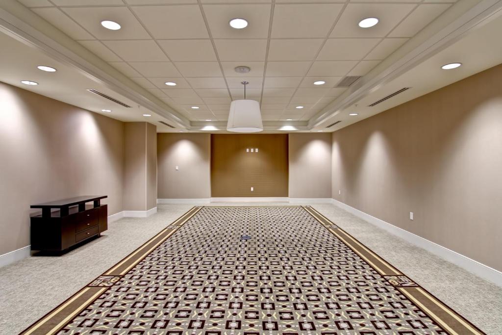 Hampton Inn and Suites Cincinnati - Downtown photo