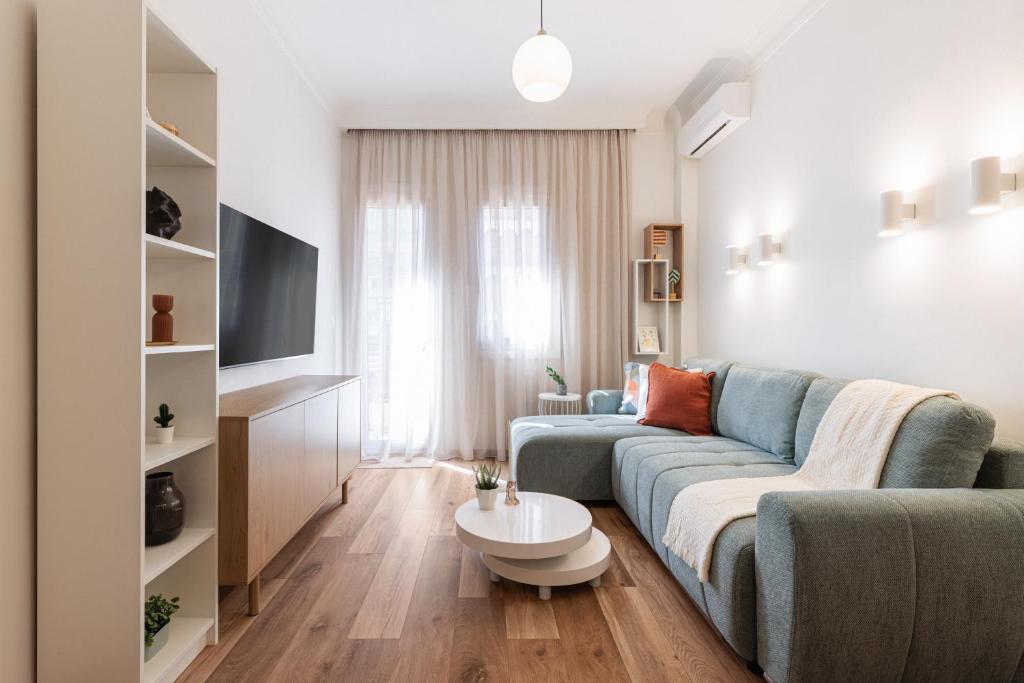 F & B Collection - Flat for 6