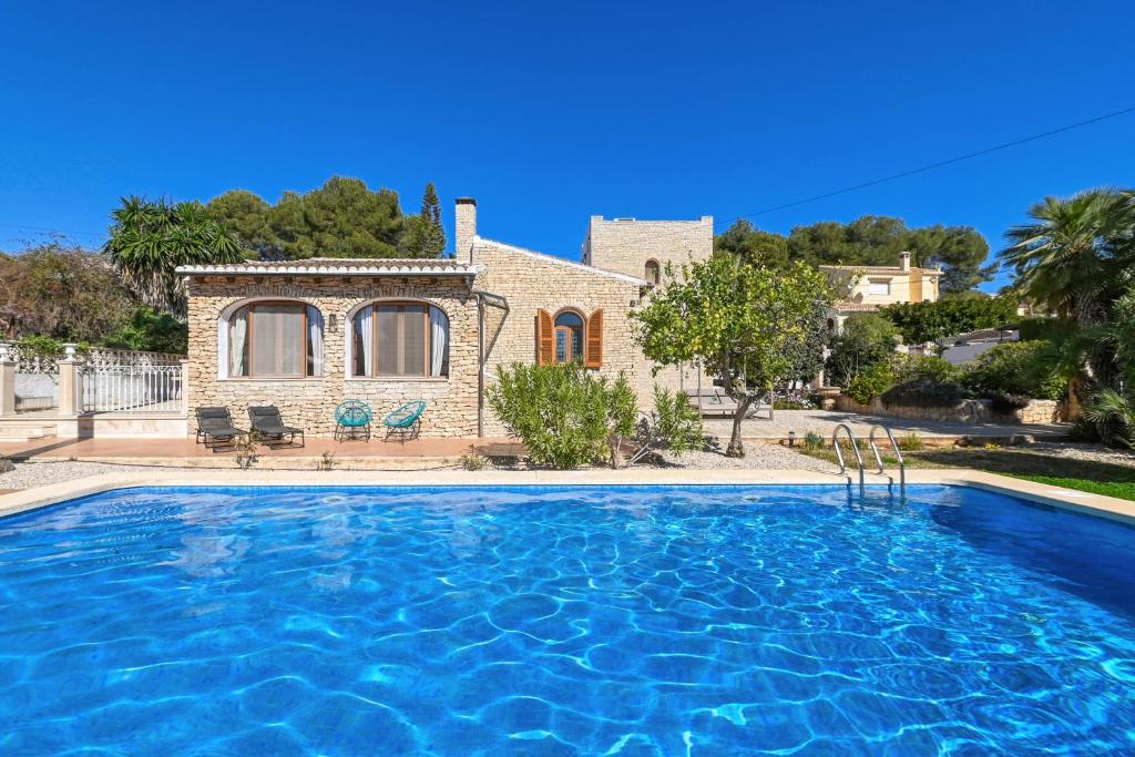 Casa Montana by Aguilarent