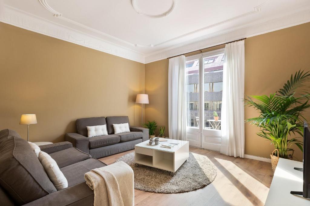 Ola Living Diagonal Apartments - Five-Bedroom Deluxe Apartment