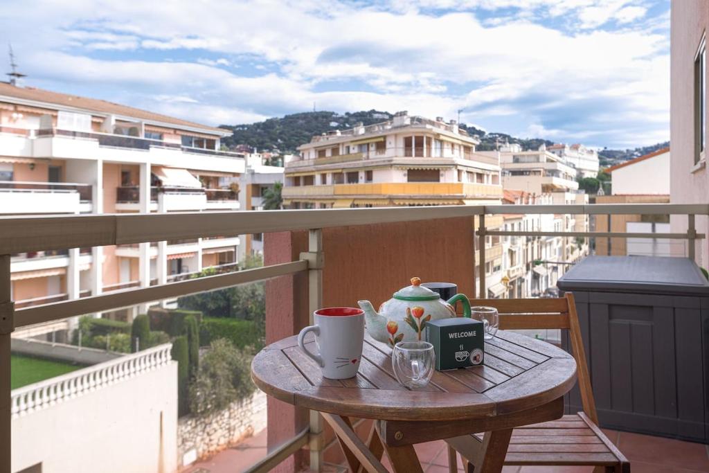 Cannes 77 - Terrasse, spacieux, clim, paisible