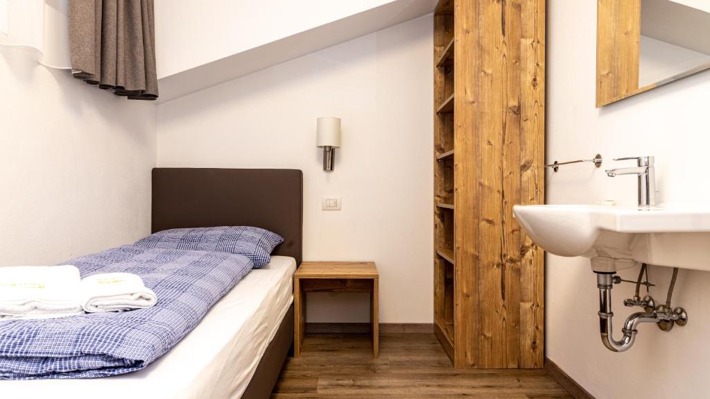 B&B Hotel Sonneck - Small Twin Room