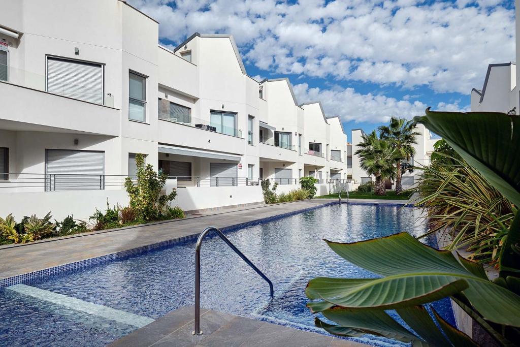 Amalia sunny ground floor bungalow with 2 bedrooms