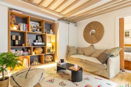 Rochechouart 7 - LB - Elegance and comfort in 9e Apt for 3 people