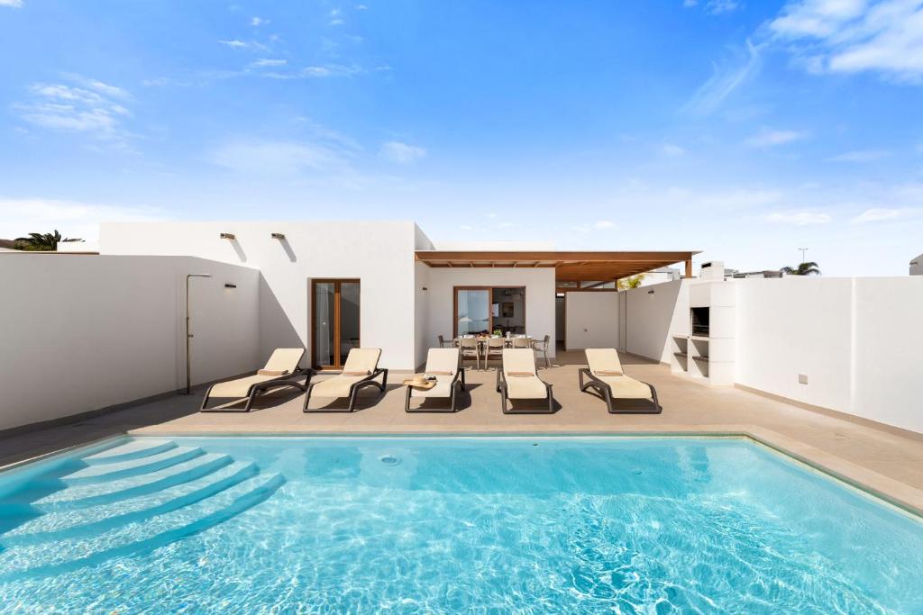 Villa Los Altos Lena 12B by Escape Home
