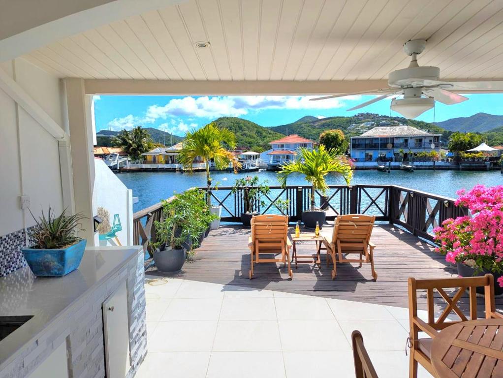Beautifully renovated villa close to the beach