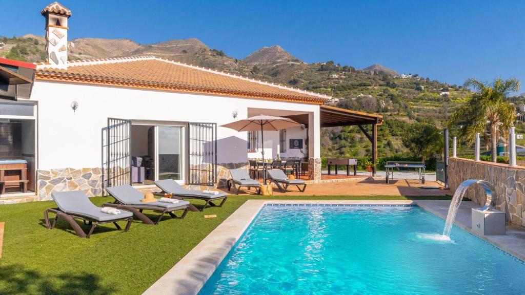 Villa Rosa de Cómpeta Canillas de Albaida by Ruralidays - Casa De Tres Dormitorios