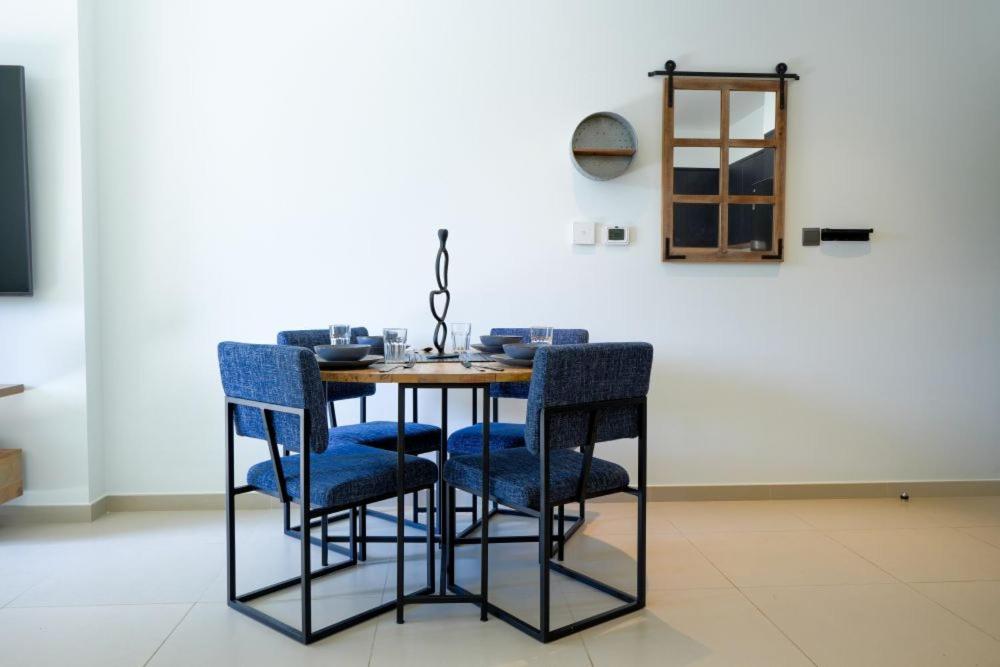 امکانات Modern 1BR - Balcony - Near Metro & Attractions - تصویر ۴