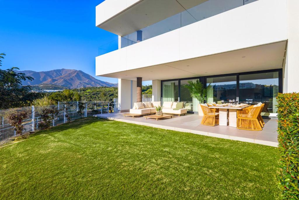 Luxury Apartment with a Private Garden