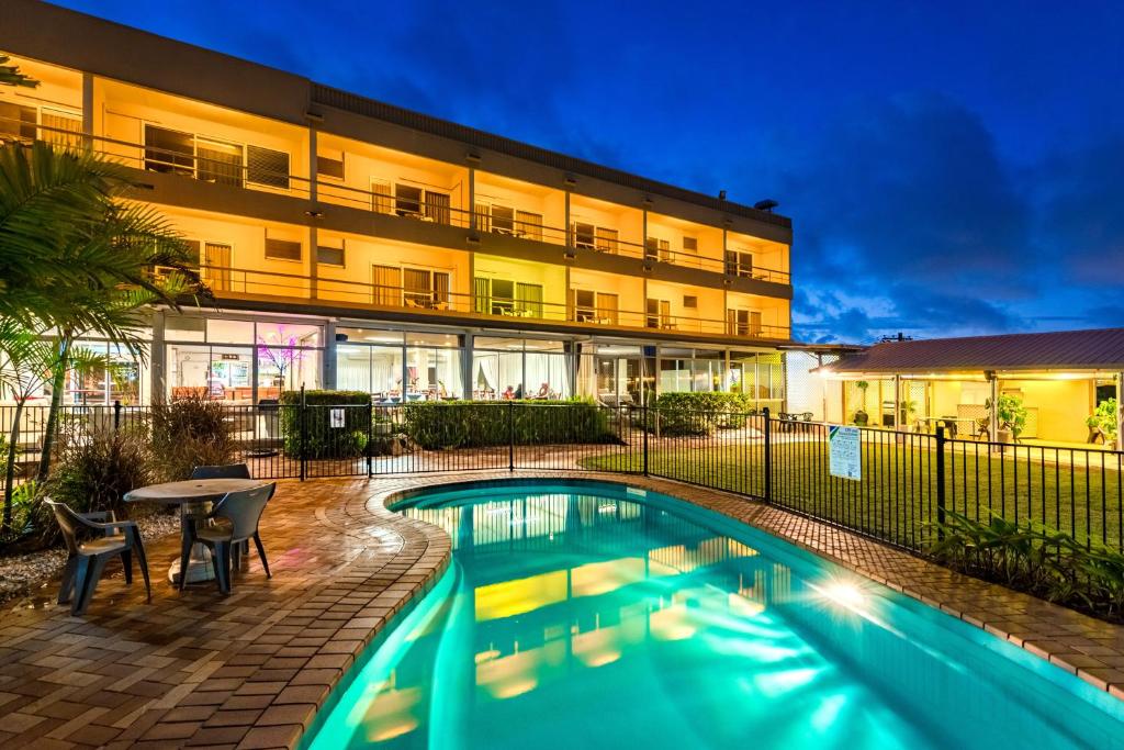 Bazén v ubytování Camelot Motel nebo v jeho okolí