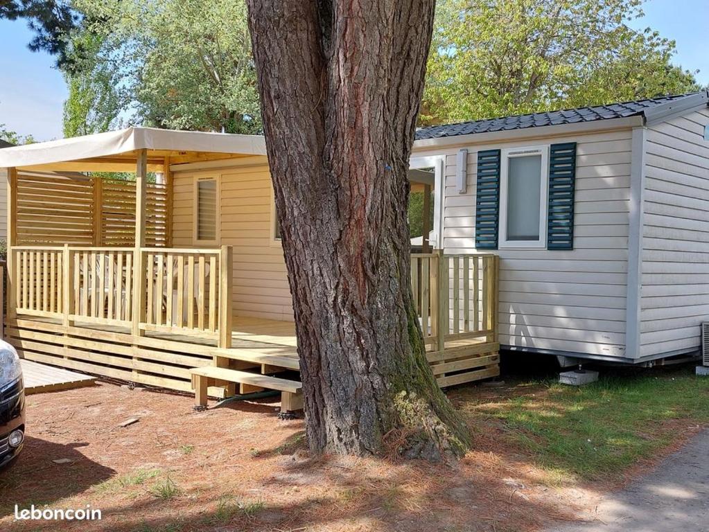 Mobil home 6 personnes situé dans le Camping Homair Moulin de Kermaux