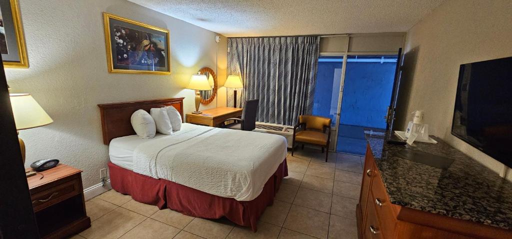 Days Inn by Wyndham Orlando Downtown photo