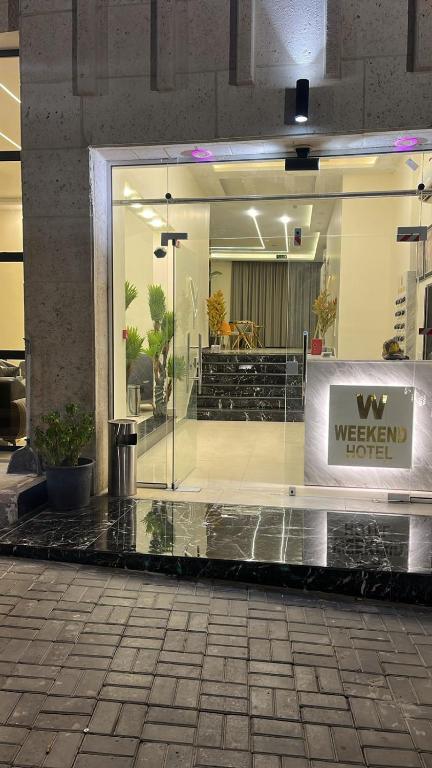 Weekend Hotel