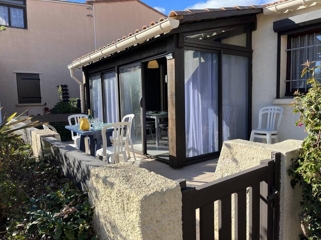 Maison 4 couchages CAP D'AGDE NATURISME CN140-035