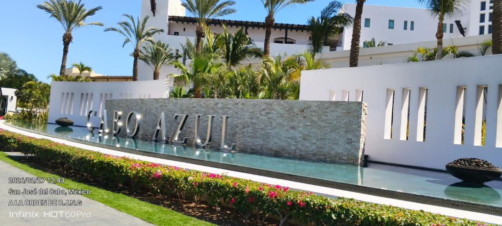 a retaining wall in front of a building at Hotelcasacecinn in San José del Cabo
