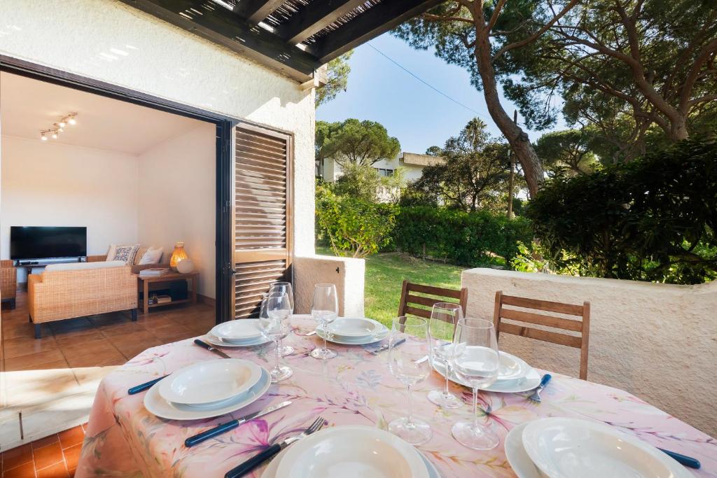 Vilamoura Villa next to the Golf Course by Holiday Rentals Algarve