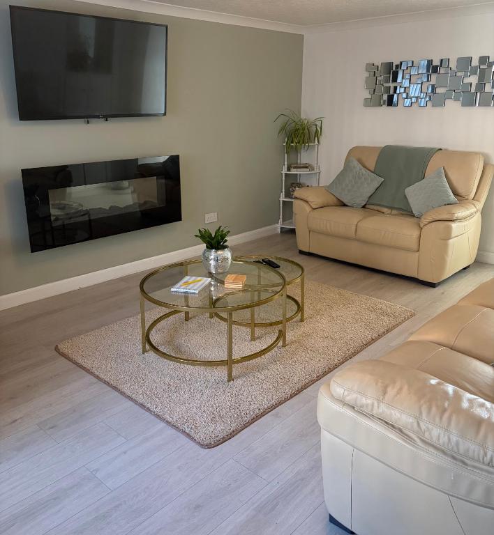 Number Forty Two, Portsoy - A 3 bedroom cottage with sea views - Huis Met Drie Slaapkamers