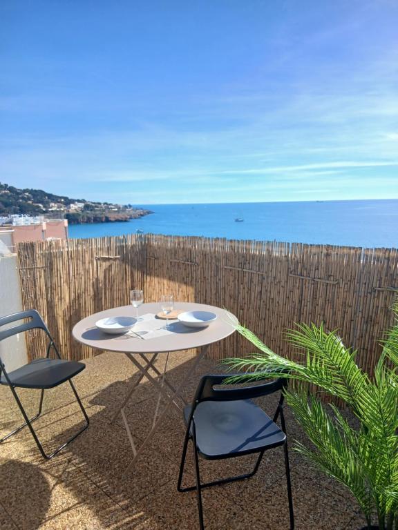 Studio Vue mer et piscine, wifi, climatisation, parking Résidence Cap corniche