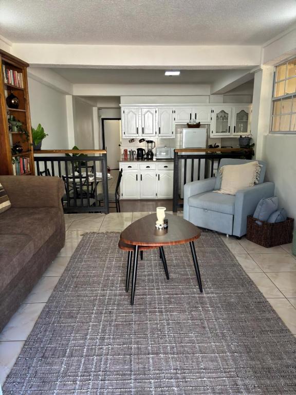 Isca Place- Spacious conveniently located