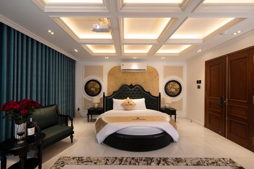 Love Luxury Hotel Bà Điểm 3