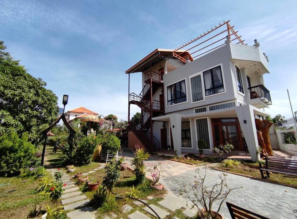 Tv Paradise Hotel & Resort 5