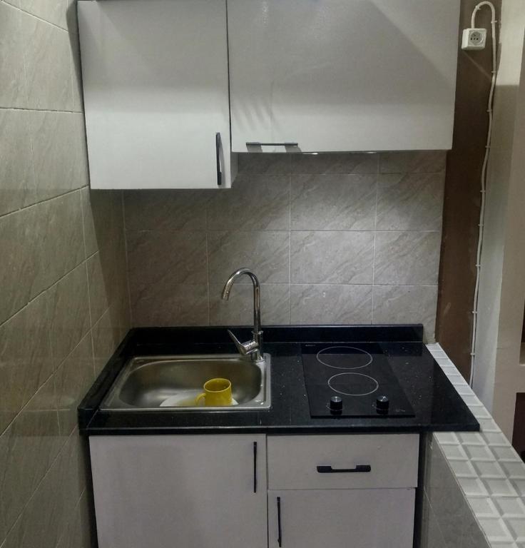 Кухня або міні-кухня у Kiv