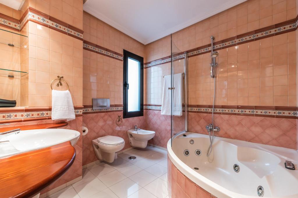 Casa Miraflores - Jacuzzi privado en la habitación en Málaga