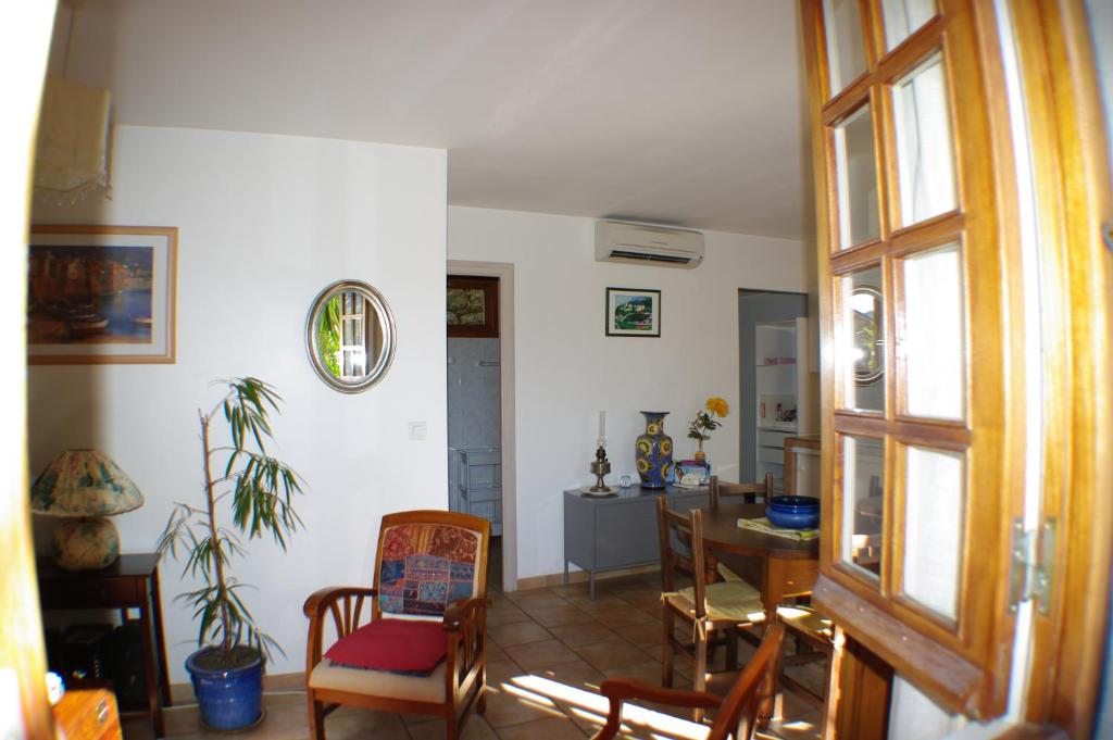 GITE , Maison de vacances avec extérieur et terrasse fleurie meublé tourisme 3 étoiles - Casa De Una Habitación