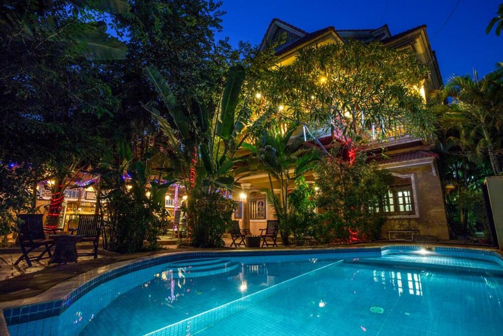 Kolam renang di atau dekat dengan The Leaf Boutique
